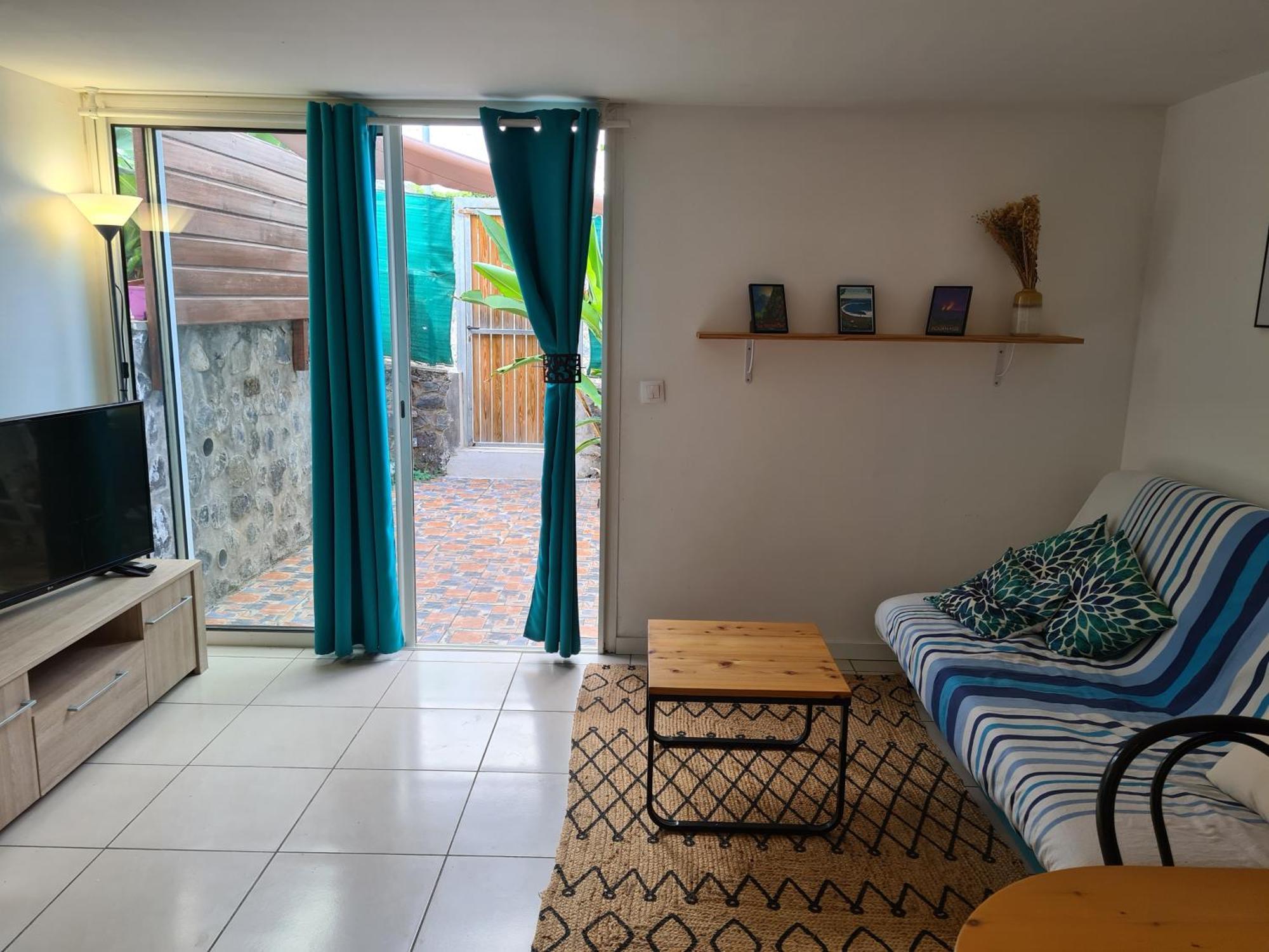 Ti Coin Tranquille Apartment L'Etang-Sale Ngoại thất bức ảnh